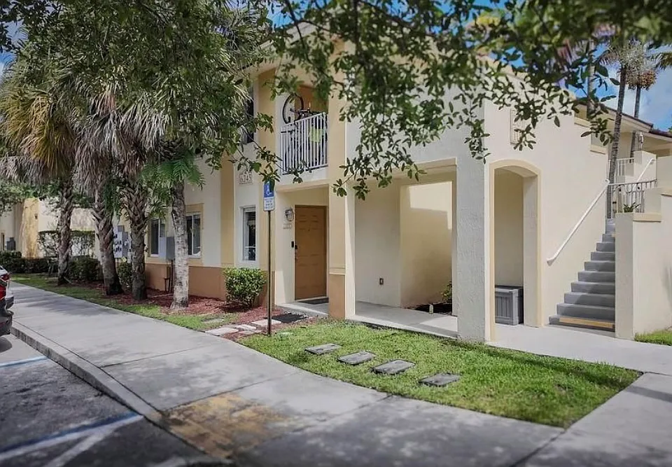 6245 SW 47th Mnr #101