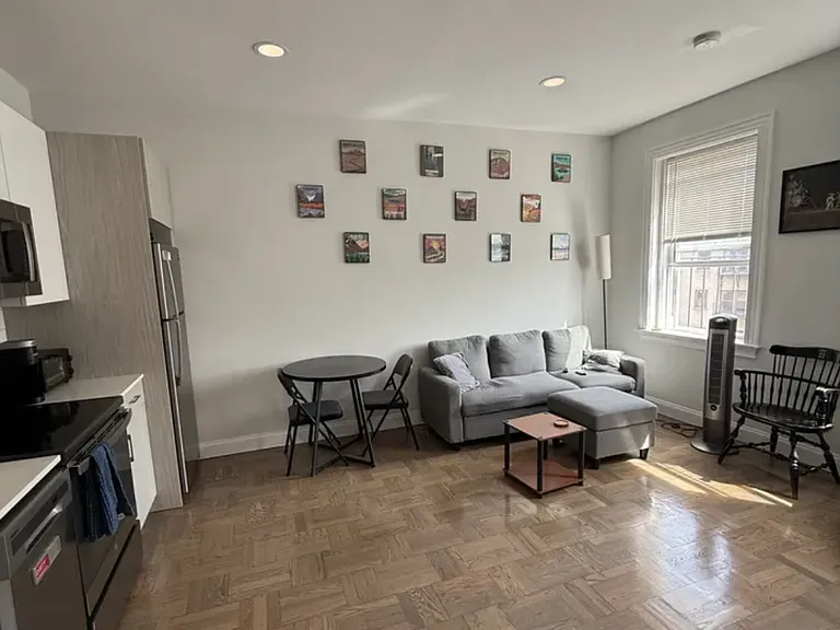 51 Queensberry St #10 — Photo 2