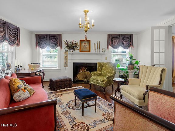 2nd image of 208 Johnson Street