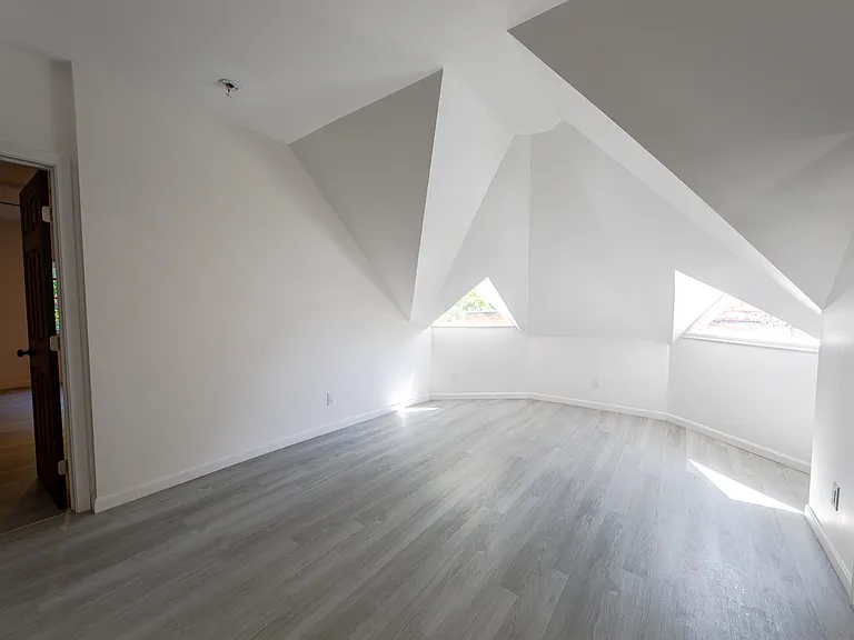 2620 May St #6 — Photo 12