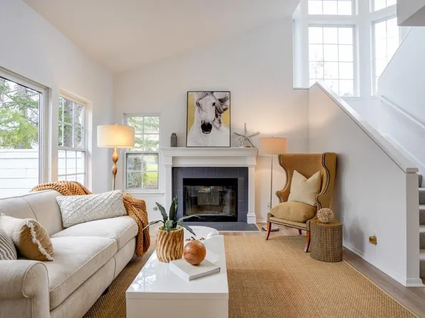 2 Mariners Circle, San Rafael, CA 94903
