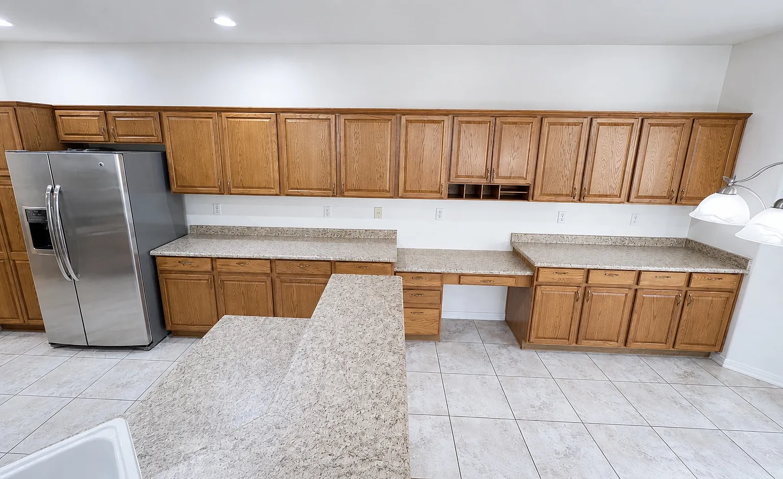 3 bed, 2005 sqft, $2,150 — Photo 2