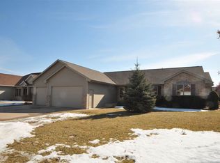 5499 Cedar Crest Ct, Appleton, WI 54914
