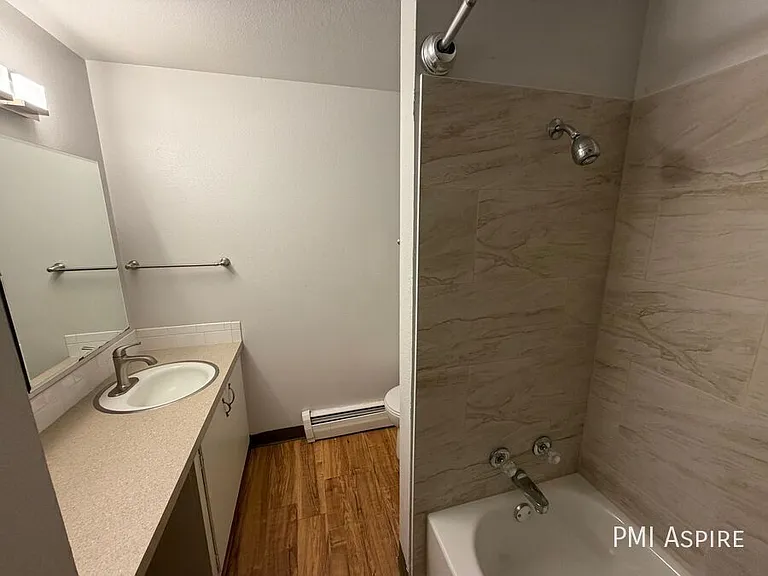 1410 E 6th St #1440 — Photo 10