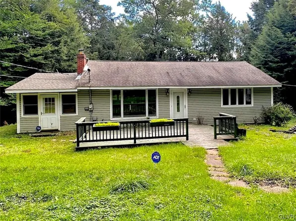 37 Laurel Ln, Albrightsville, PA 18210