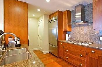 4th image of 700 W East St Unit 1702