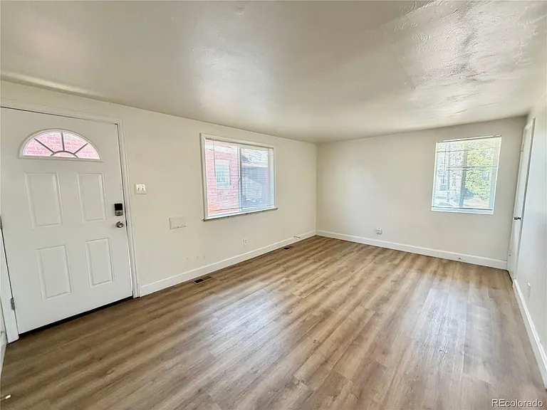 3144 N Vine St — Photo 6