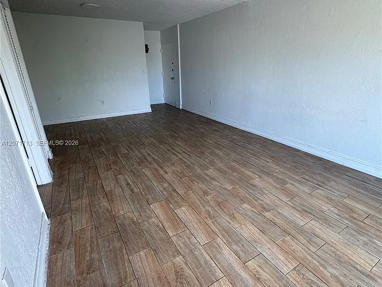 444 SW 4th St #402 — Photo 6