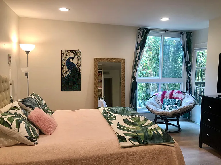 911 N Kings Rd #111 — Photo 17
