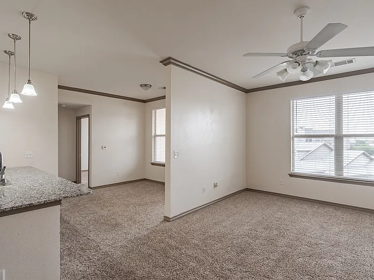 Tradewinds Apartments — Photo 3