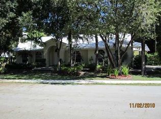 4910 NW 65th Ave, Lauderhill, FL 33319