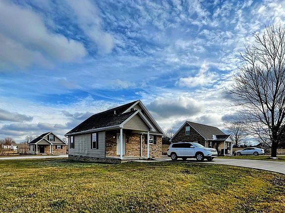 Outside 460 Bluebank Rd