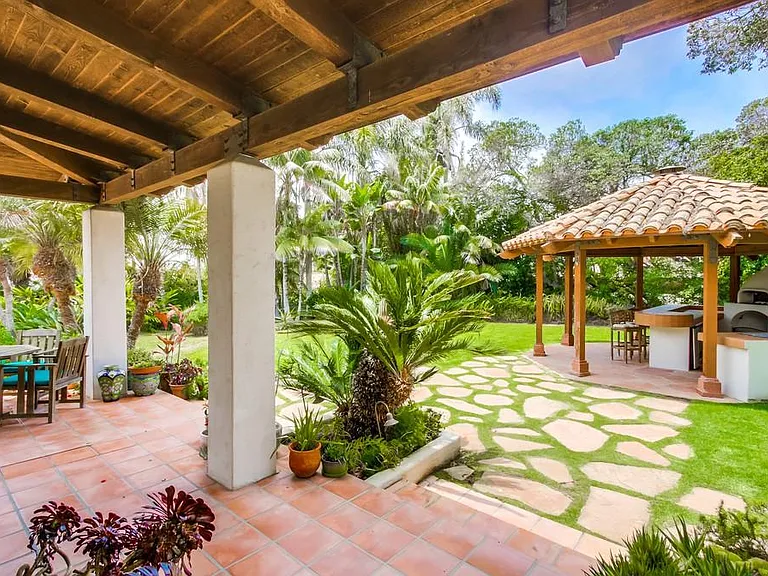 6352 Castejon Dr — Photo 44