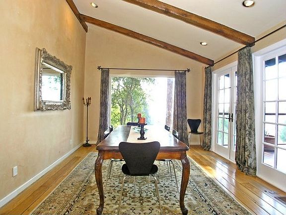 5th image of 8584 Franklin Ave
