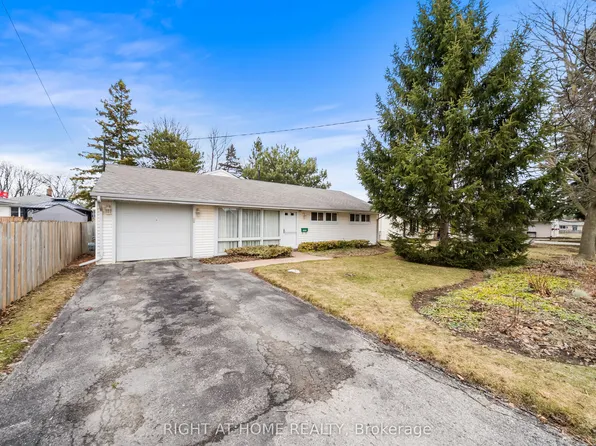 1002 Dunlop St E, Whitby, ON L1N 1T3