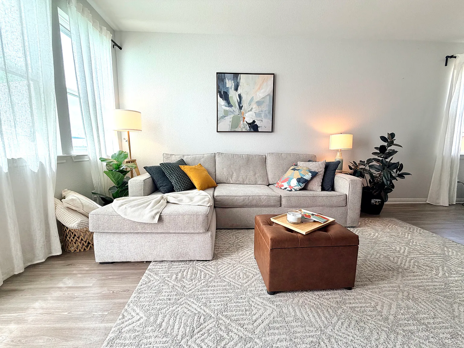 4 bed, 2138 sqft, $3,999 — Photo 3