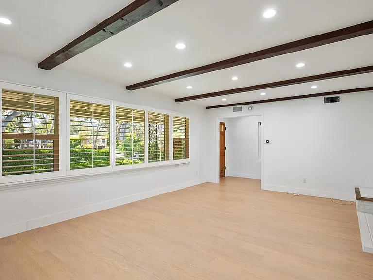 3409 Palos Verdes Dr N — Photo 5