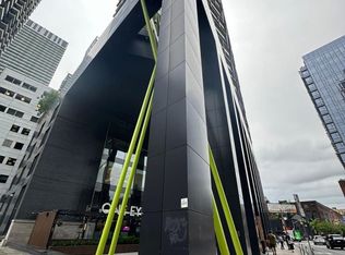 125 Peter St #803, Toronto, ON M5V 0M2