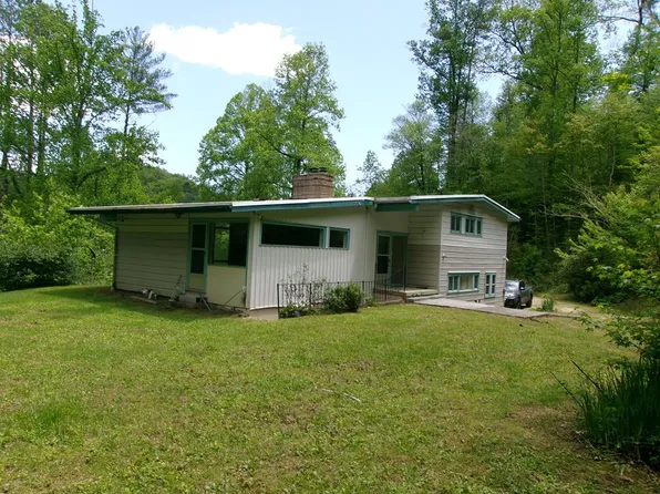 148 Milltown Rd, Robbinsville, NC 28771