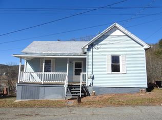 106 Boss Row, Fries, VA 24330