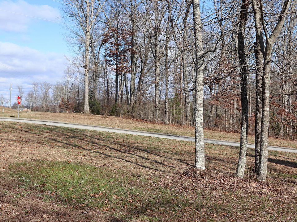 2nd image of 100 Coyote Cir
