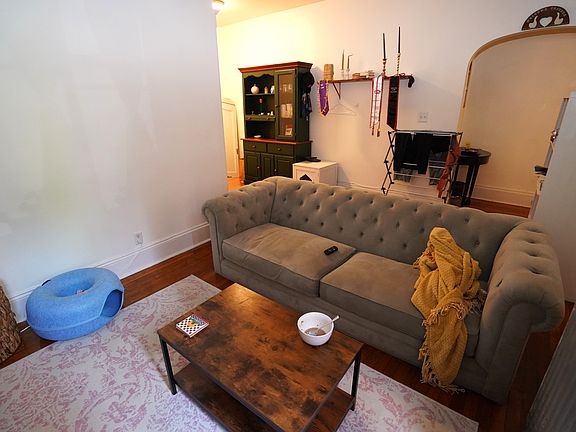3rd image of 33 Dwight St APT 2