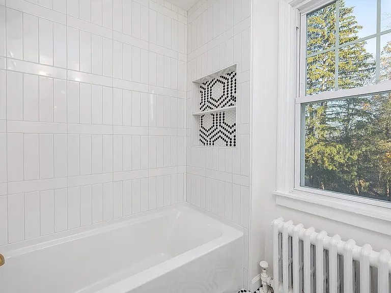 51 Hepburn Rd — Photo 8