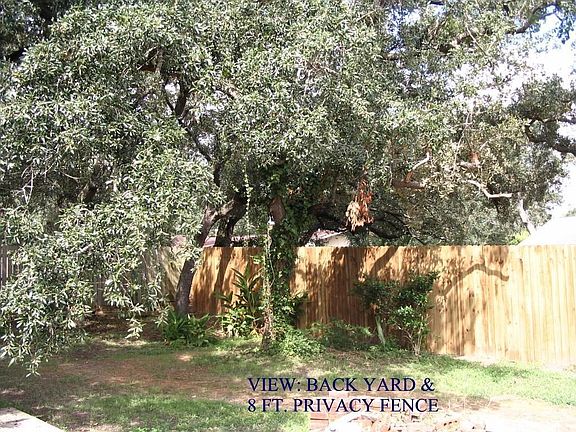 8Ft. Privacy Fence Back Yard
