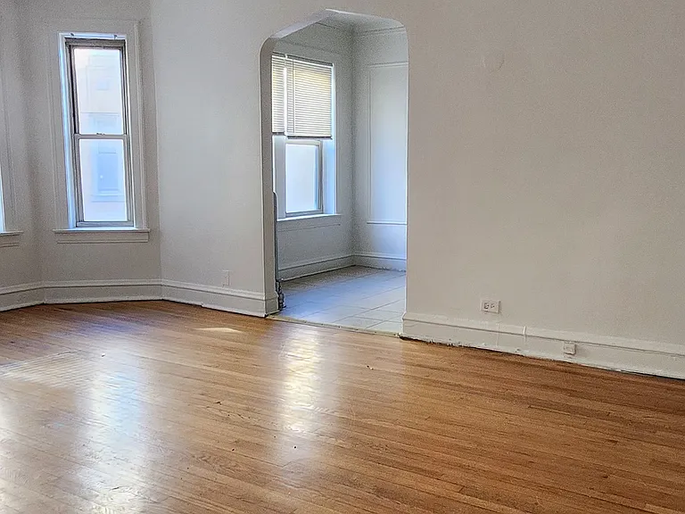 7726 S Jeffery Blvd #3W — Photo 3