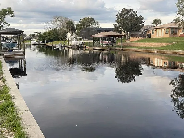 30 Clinton Ct N, Palm Coast, FL 32137