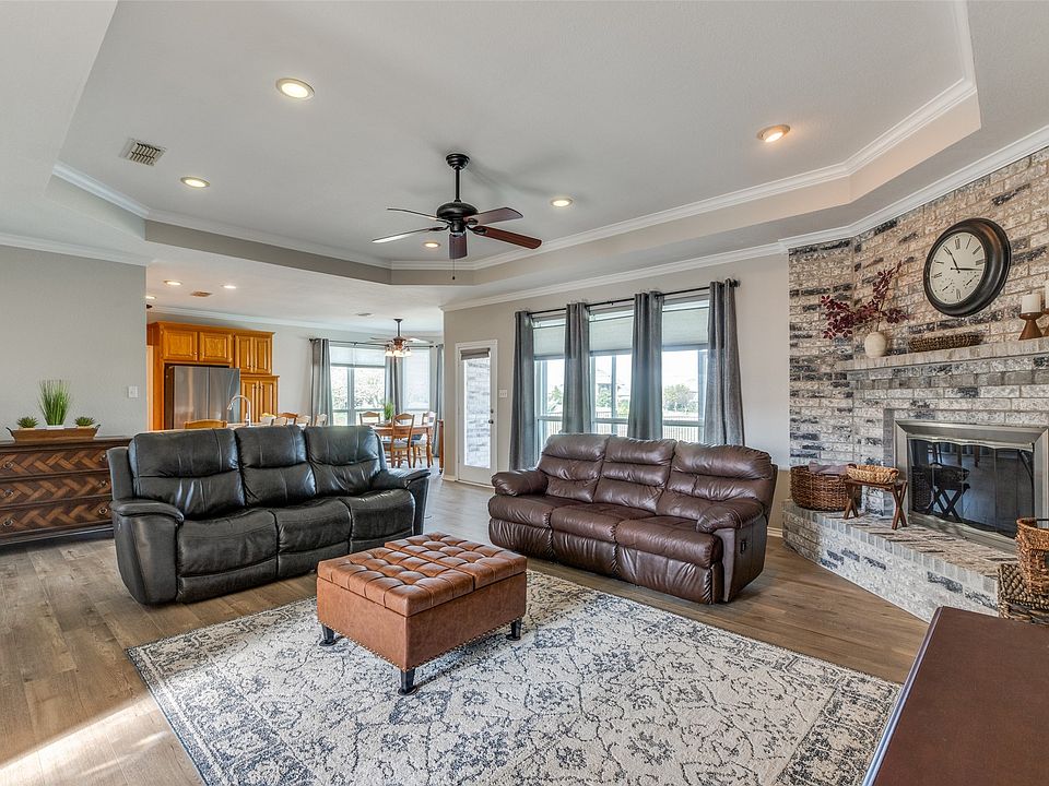 1st image of 1221 Chandler Cir