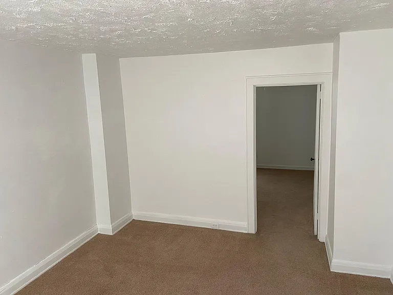 3225 W Liberty Ave #4 — Photo 3