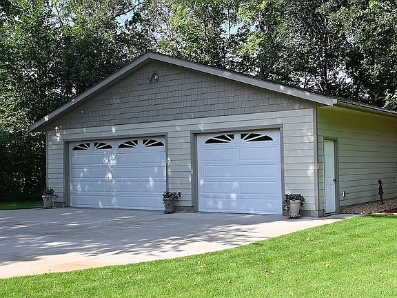 Detached 3 car garage