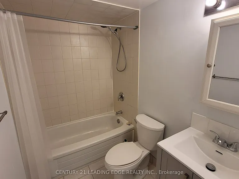 633 Bay St #1512 — Photo 12