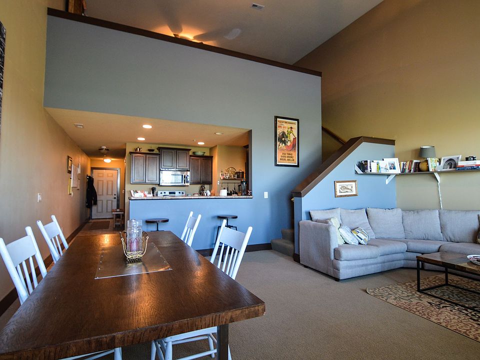 2nd image of 1370 NW 18th St #203