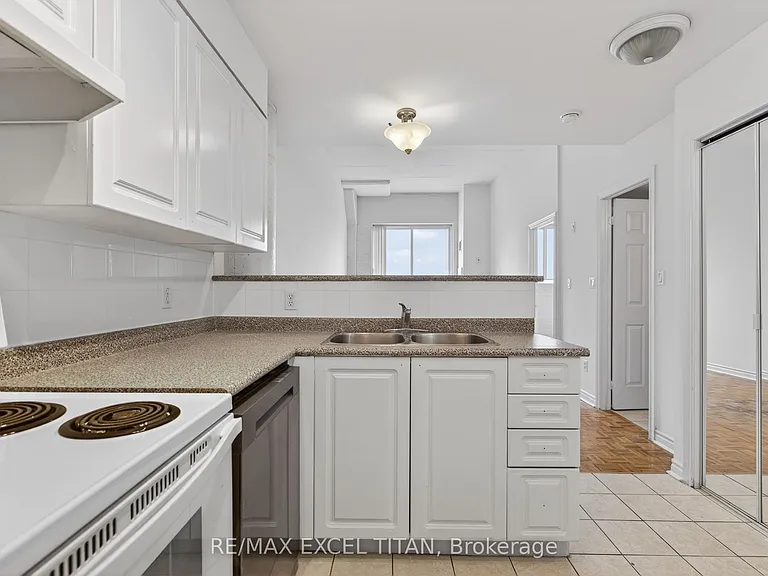 1401 Dupont St #404 — Photo 9