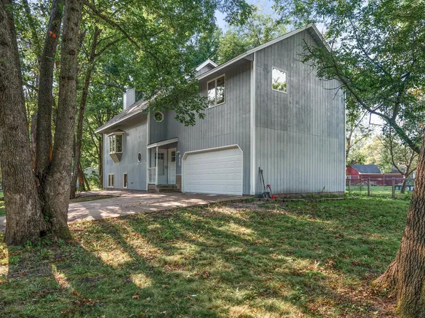 915 88th Ave NW, Coon Rapids, MN 55433