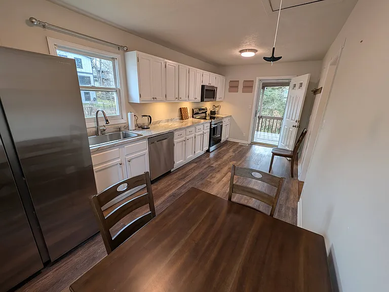 25.5 Woodrow Ave — Photo 2