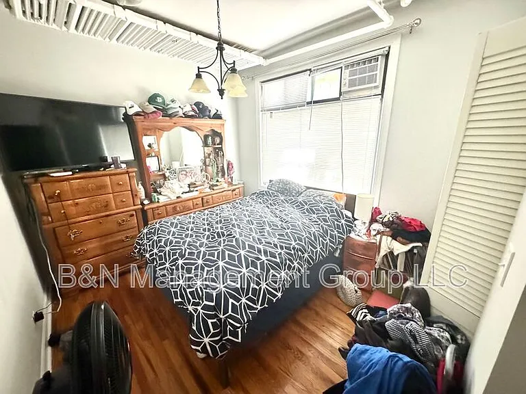 918 W Oakdale Ave #BF — Photo 11