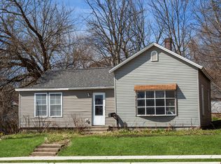 309 N Red Bud Trl, Buchanan, MI 49107