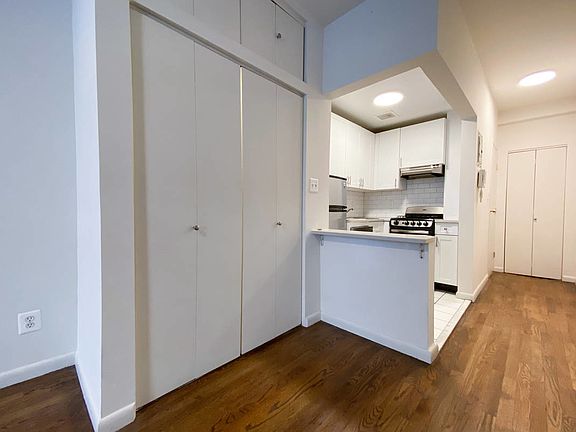 3rd image of 216 E 85th St #3BB