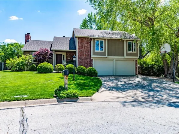 3515 Riverview Ct, Lawrence, KS 66049