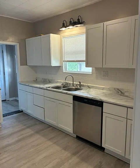 2815 Olive St — Photo 4