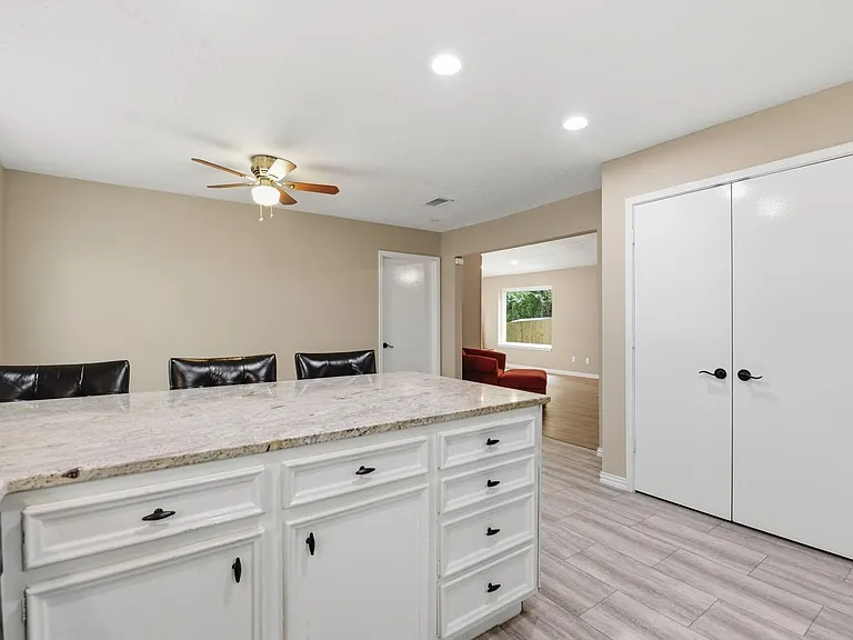 3008 Hunnington Dr — Photo 9