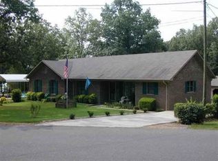 221 Ravenwood Cir, Benton, KY 42025