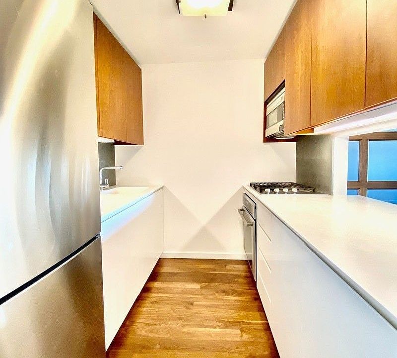 1st image of 515 E 72nd St #28B1