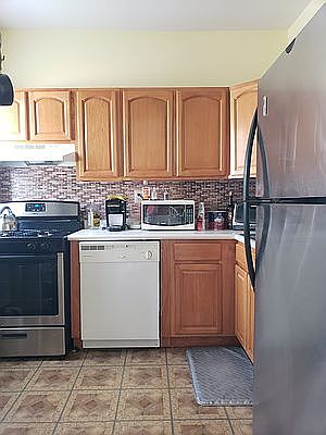 4th image of 14-37 29th Ave #2