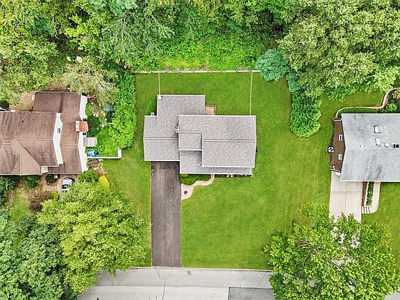 3rd image of 2535 Shenandoah Dr
