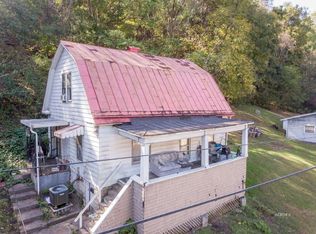 1542 Nye Ave, Pomeroy, OH 45769