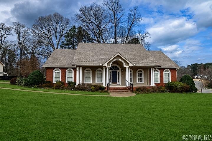 1st image of 114 Pinnacle Dr